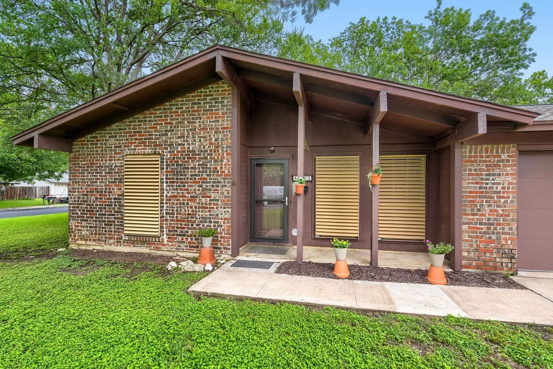 Photo of 5001 Creekline DR