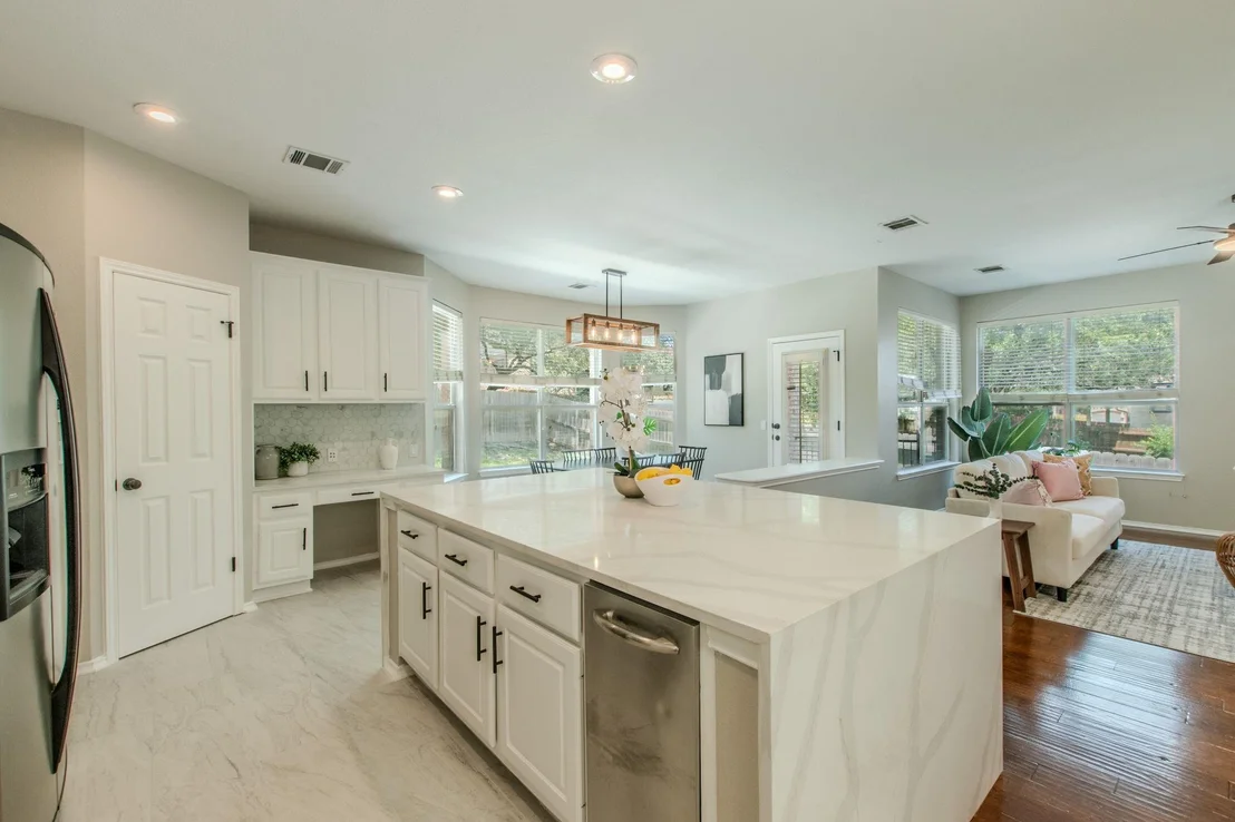 Photo of 3988 Lord Byron CIR