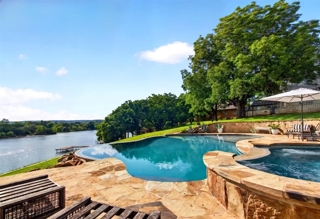 Photo of 237 Waters Edge