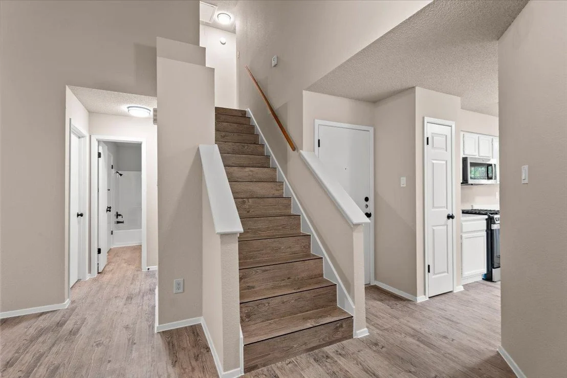 Photo of 16900 Village Oak LOOP