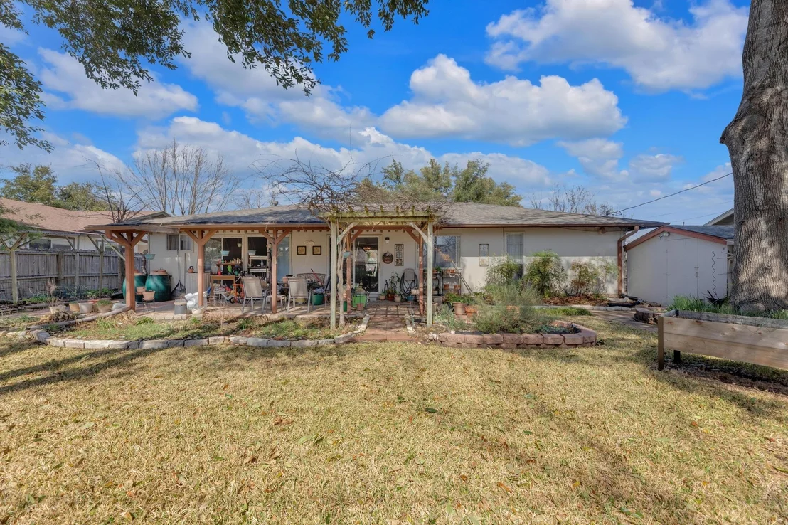 Photo of 3201 Foster LN