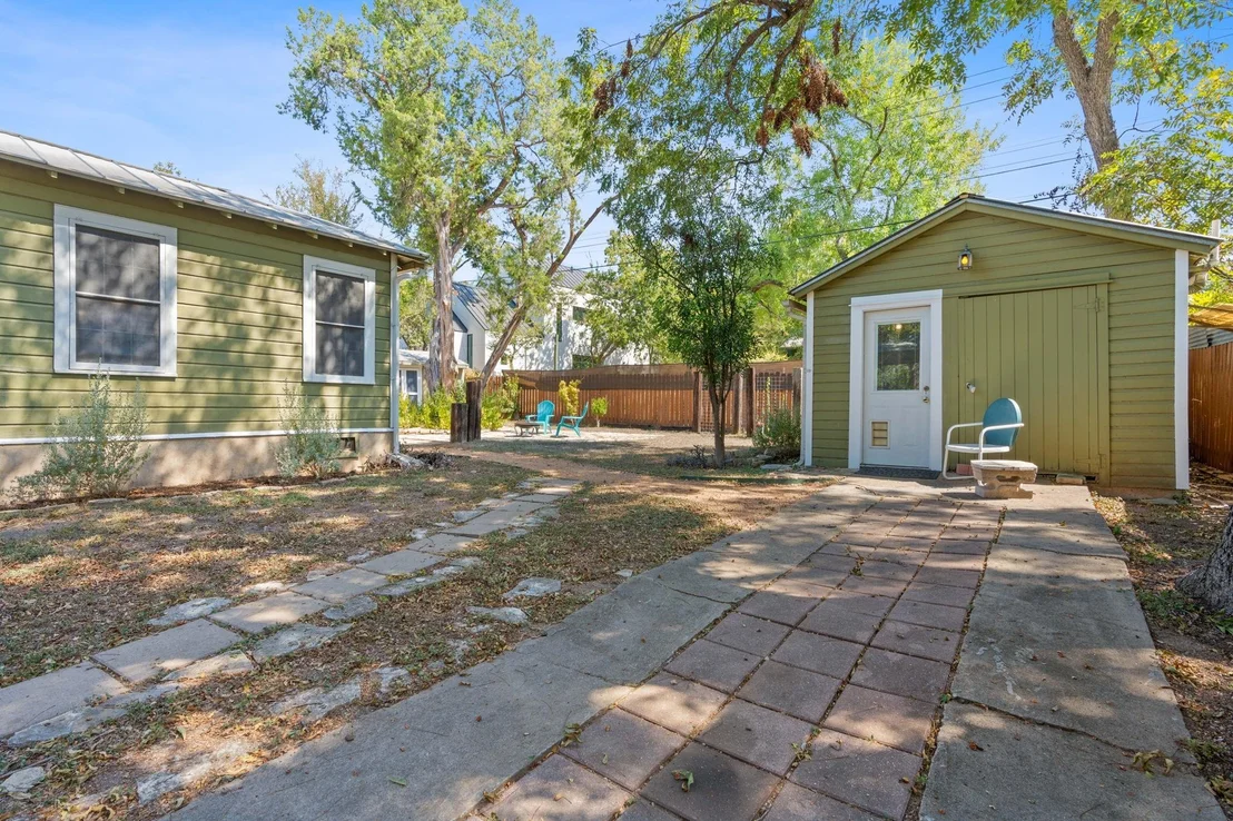 Photo of 2405 Forest Ave