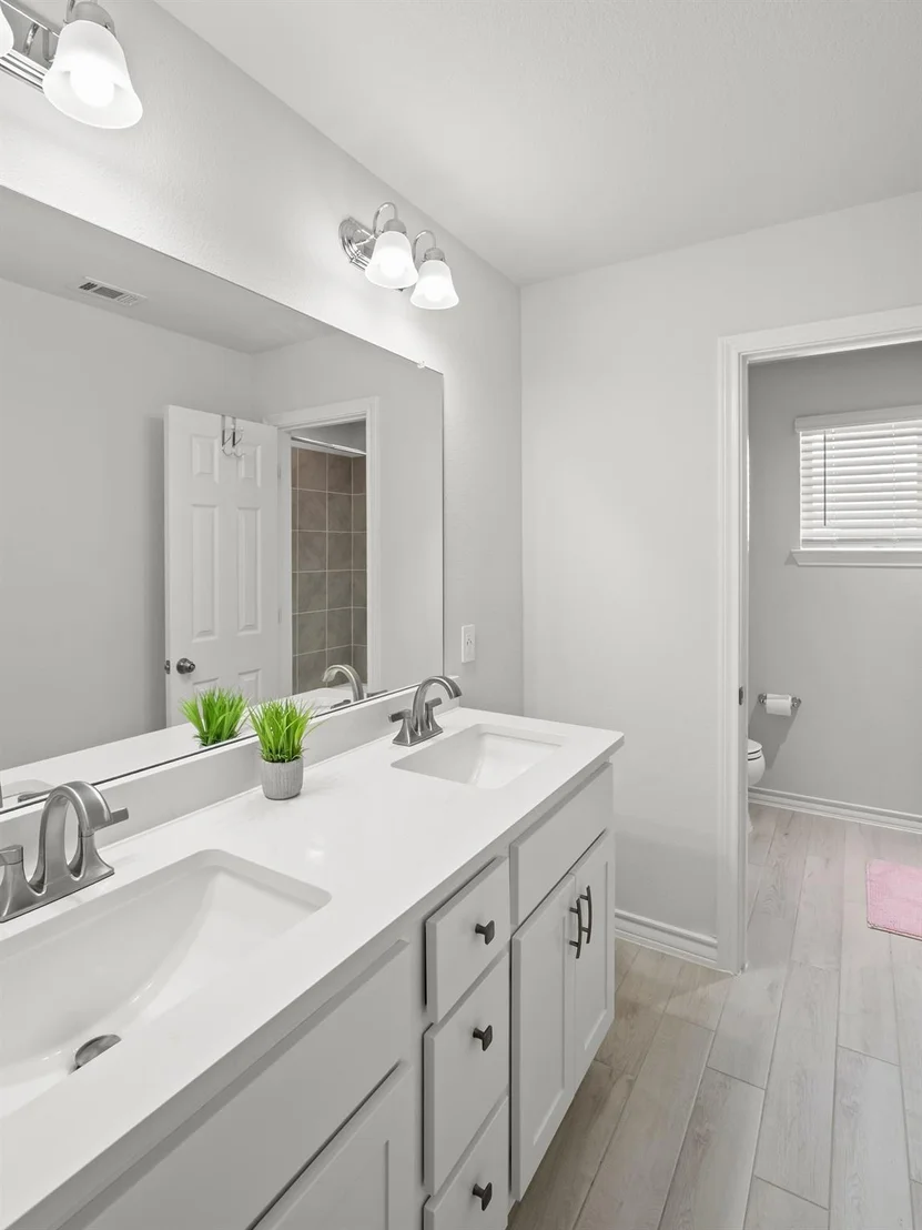Photo of 353 Capstone RD