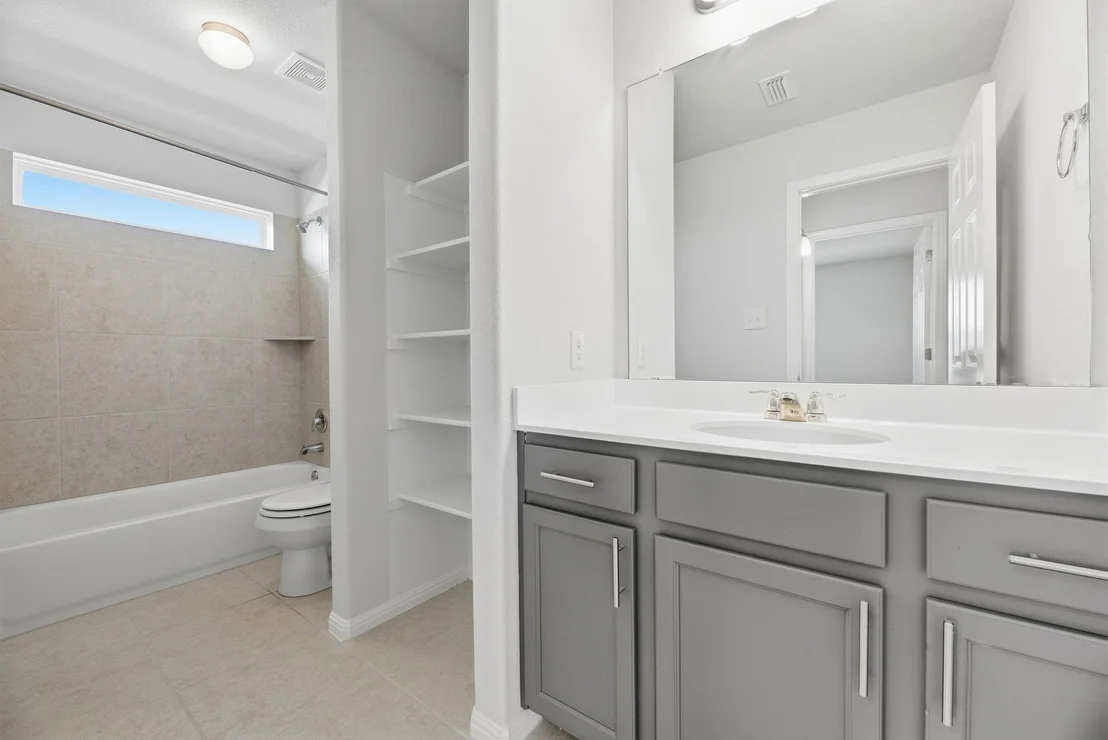 Photo of 211 Silver Glen DR