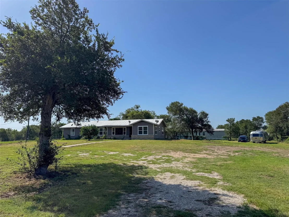 Photo of 2813 Highway 21 W
