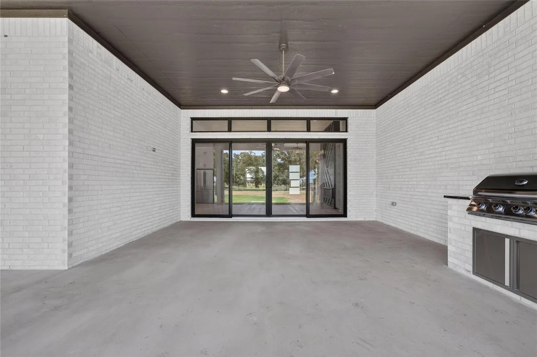 Photo of 101 Lakeview CT