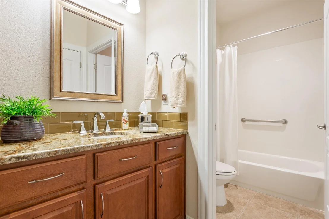 Photo of 619 Breezeway LN