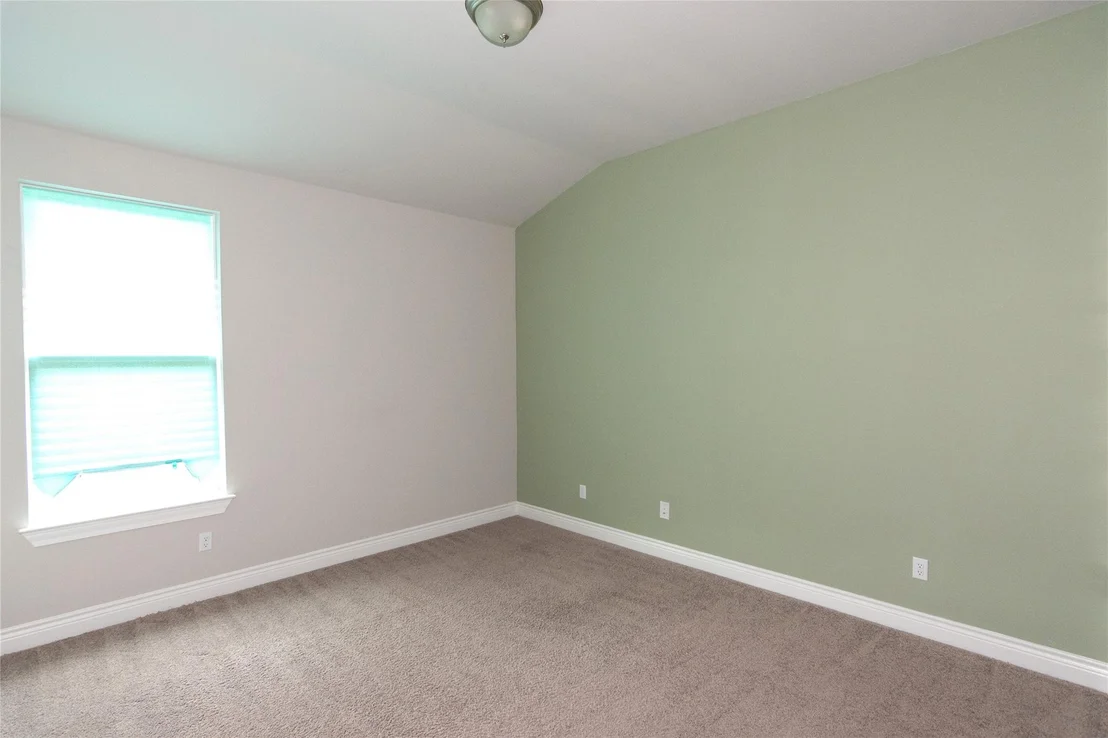 Photo of 120 Split Oak DR