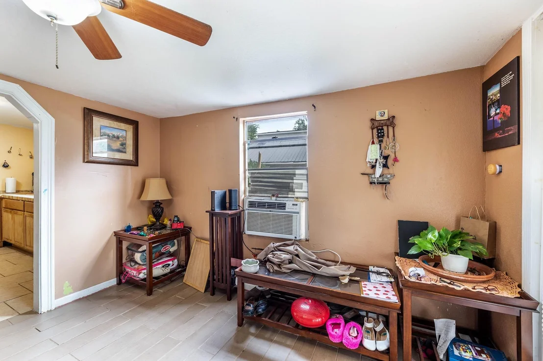 Photo of 1144 Mason Ave