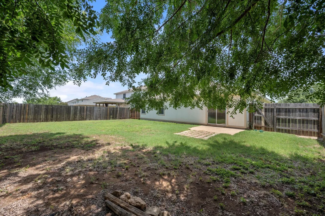 Photo of 707 Eaglecreek DR