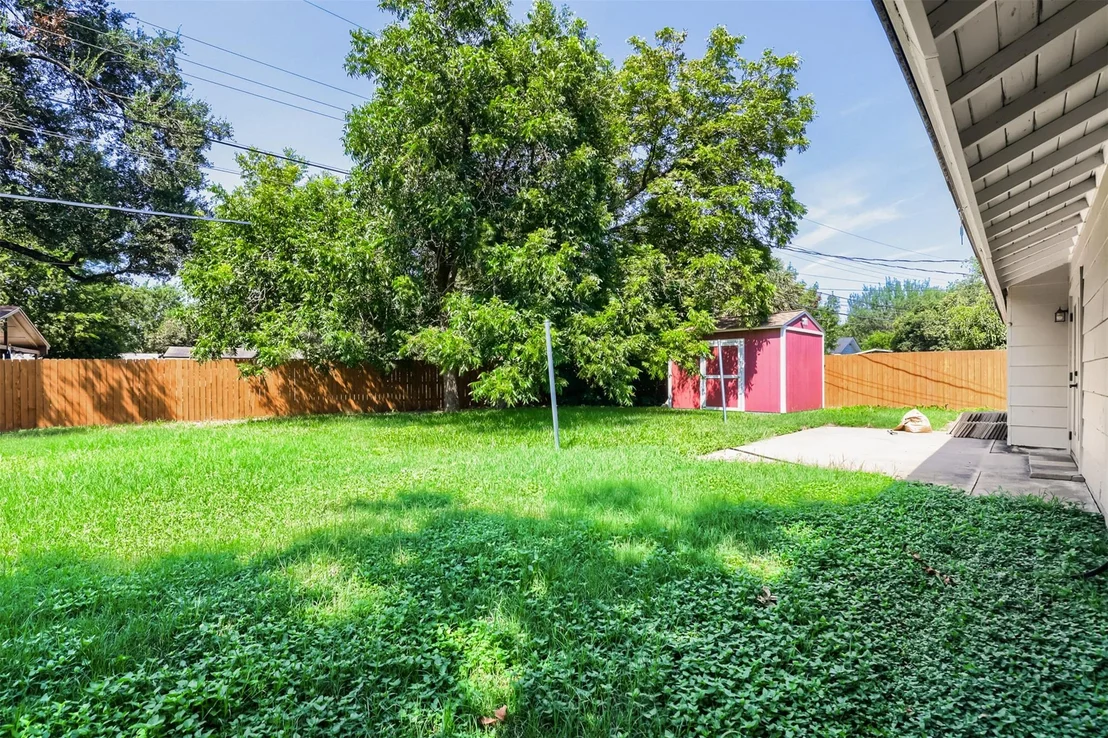 Photo of 2013 Southern Oaks DR