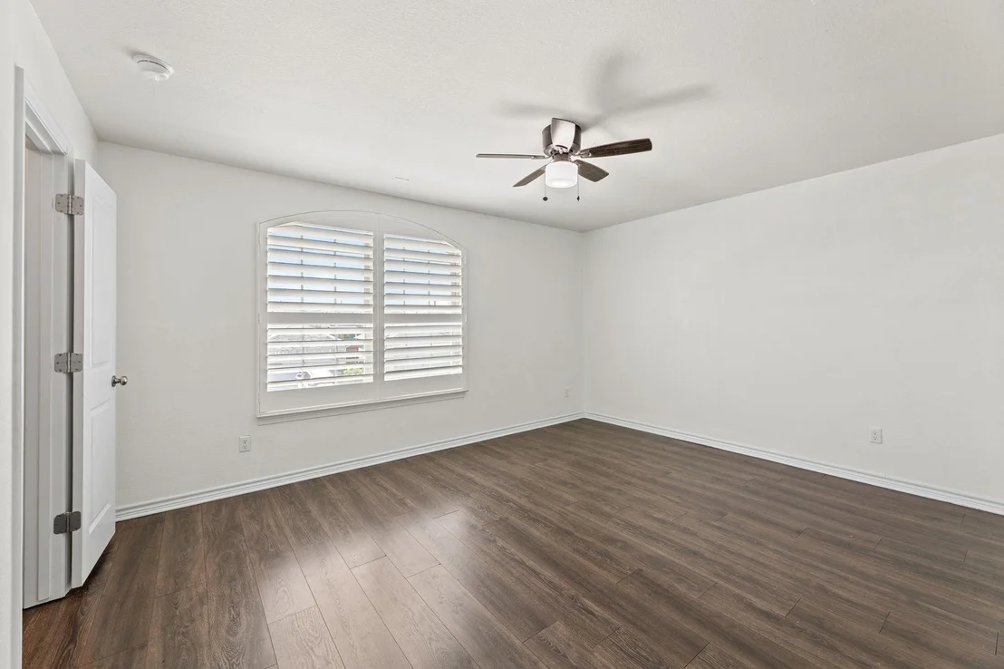 Photo of 5432 Vanner PATH