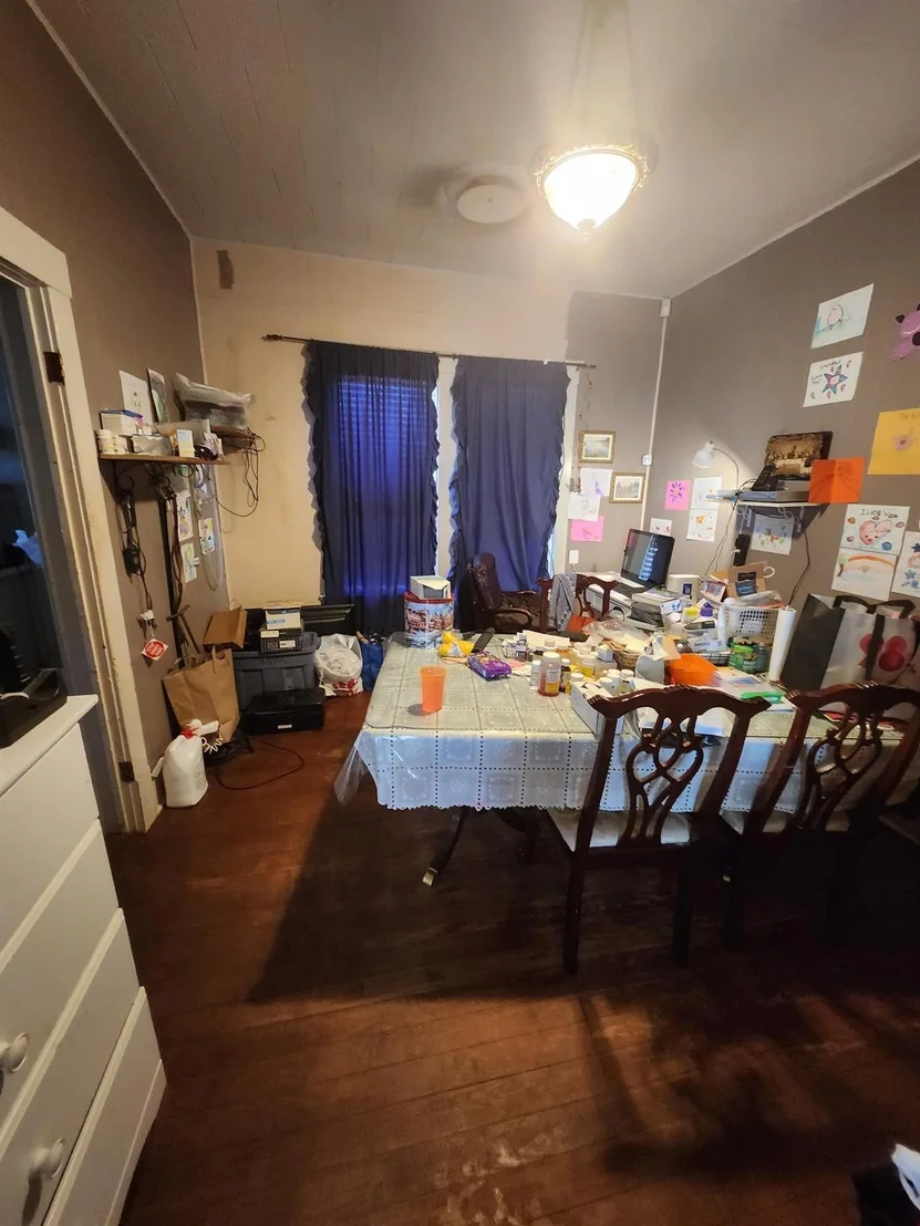 Photo of 502 W 4th ST