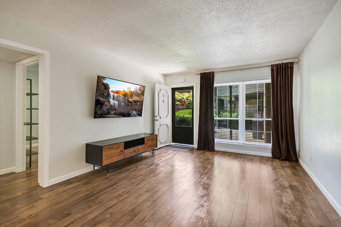 Photo of Unit 32 at 2425 Ashdale DR