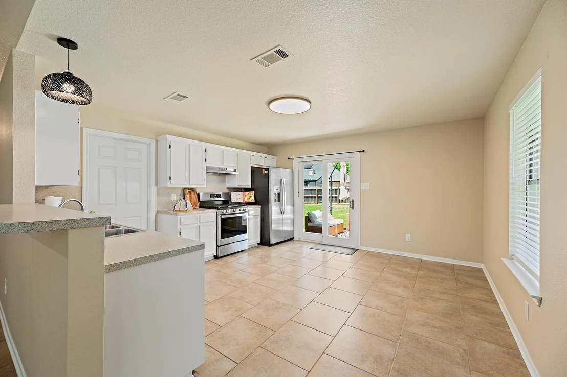 Photo of 111 Stephen LN
