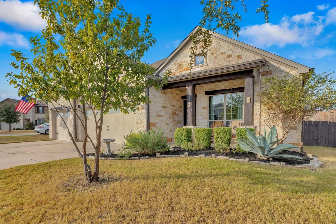Photo of 712 Carillion DR