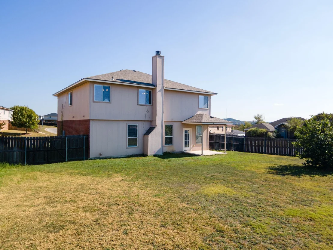Photo of 2001 Isabelle DR