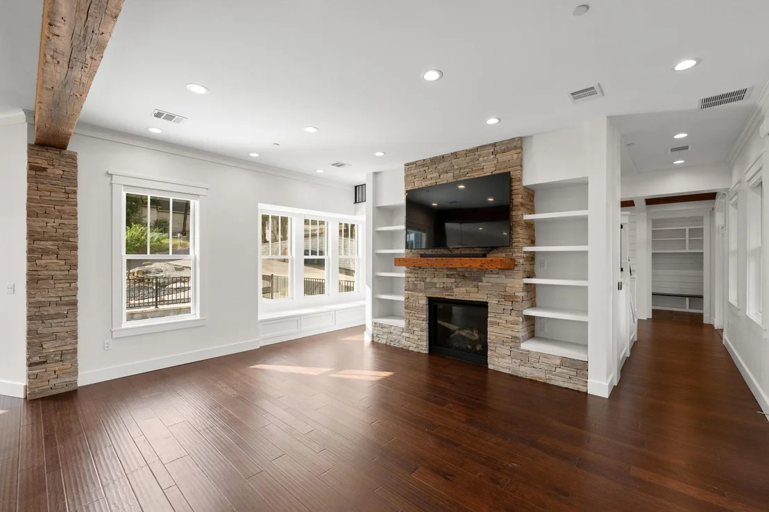 Photo of 5102 Beverly Hills DR