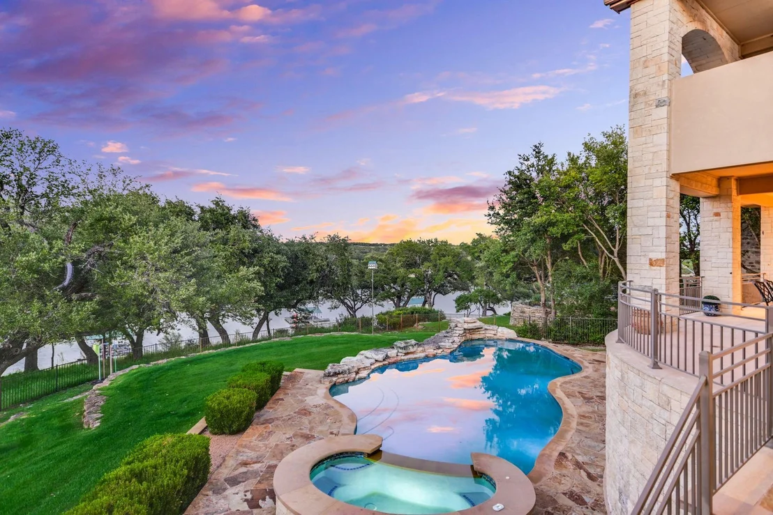 Photo of 3004 Travis Lakeside DR