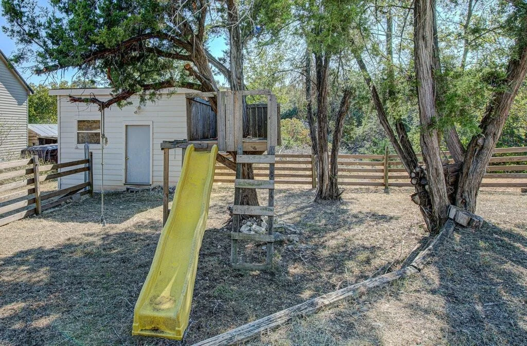 Photo of 930 Panorama DR