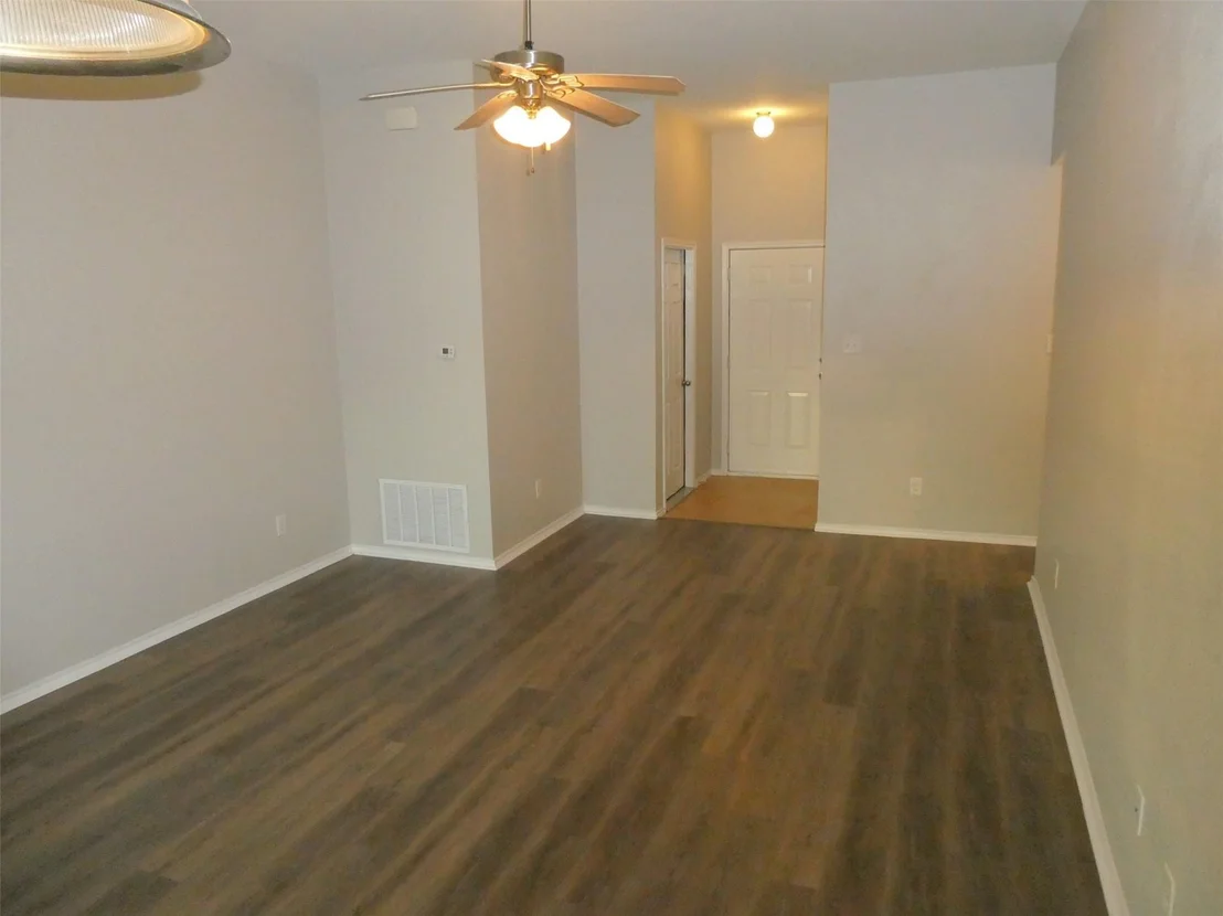 Photo of 113 SOAPSTONE DR