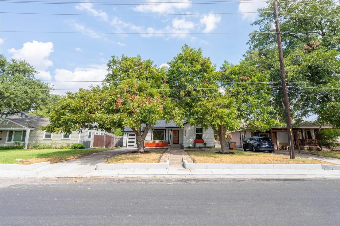 Photo of 7409 Grover Ave