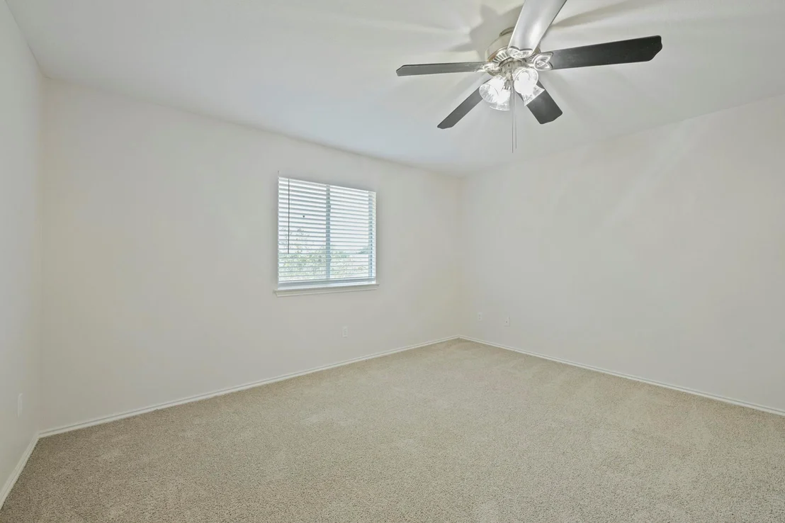 Photo of 399 Paddington DR