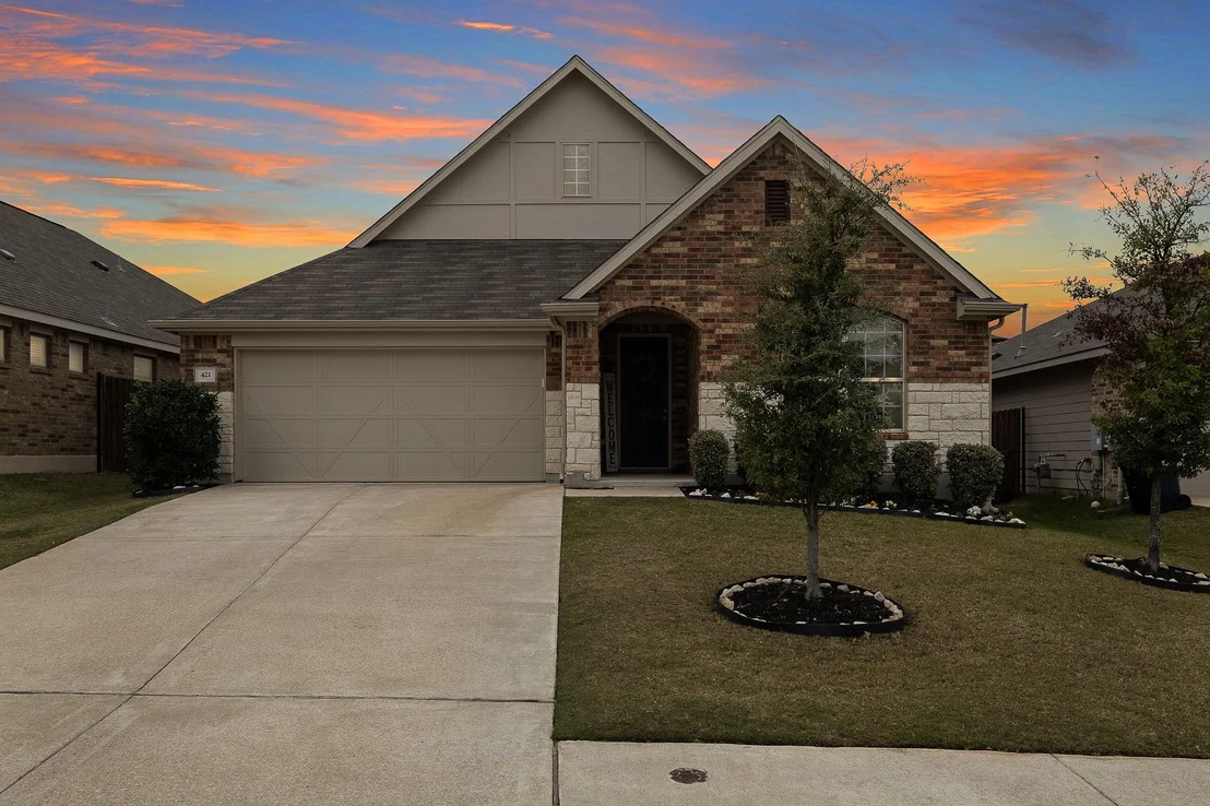 Photo of 421 Red Matador LN