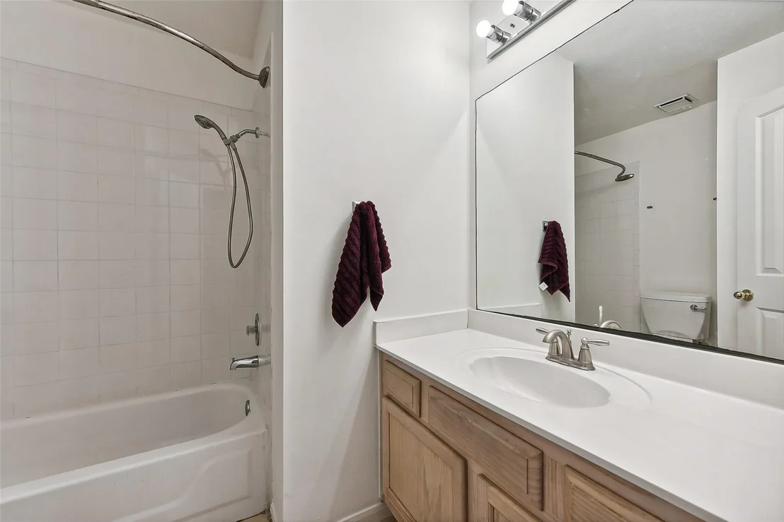 Photo of 700 Cornell DR