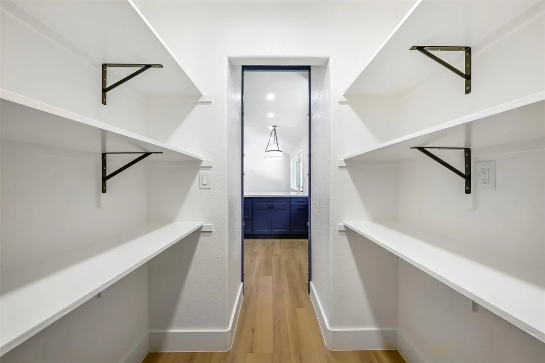 Photo of 3001 Cedarlawn CIR