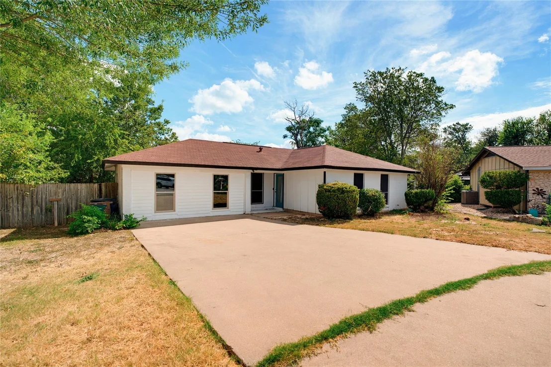 Photo of 2311 Campden DR