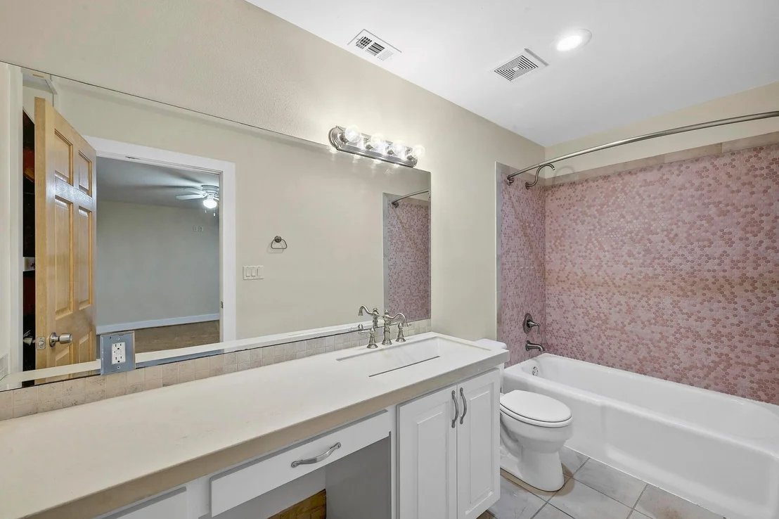 Photo of 2204 Spring Creek DR