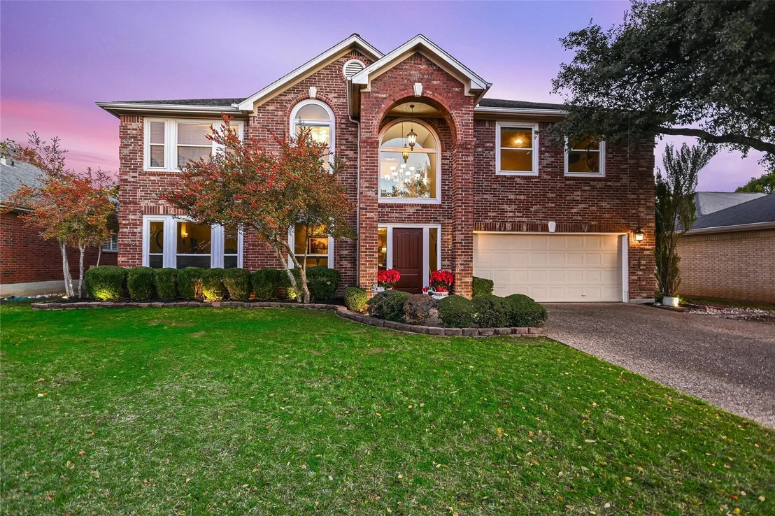 Photo of 9105 Bluegrass DR