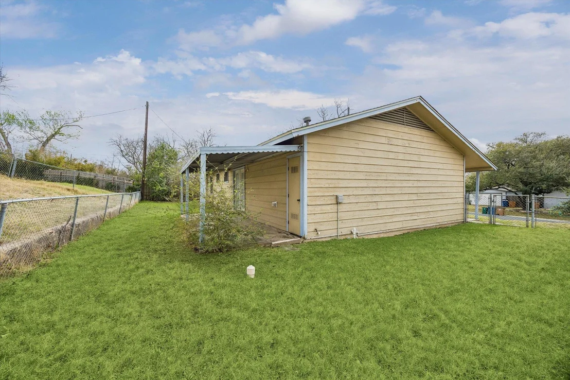Photo of 6811 Wake Forest LN