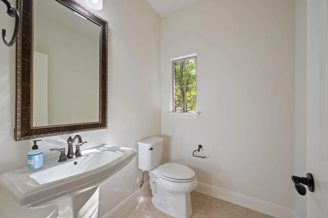 Photo of 102 Cedar Glen CV