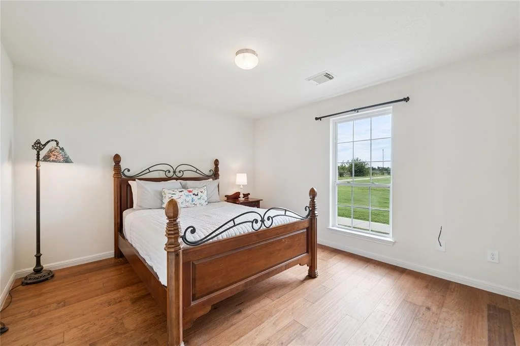 Photo of 424 N Crawford LN N