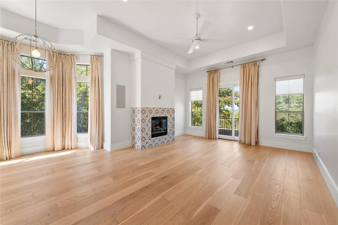 Photo of 4312 Lakeway BLVD