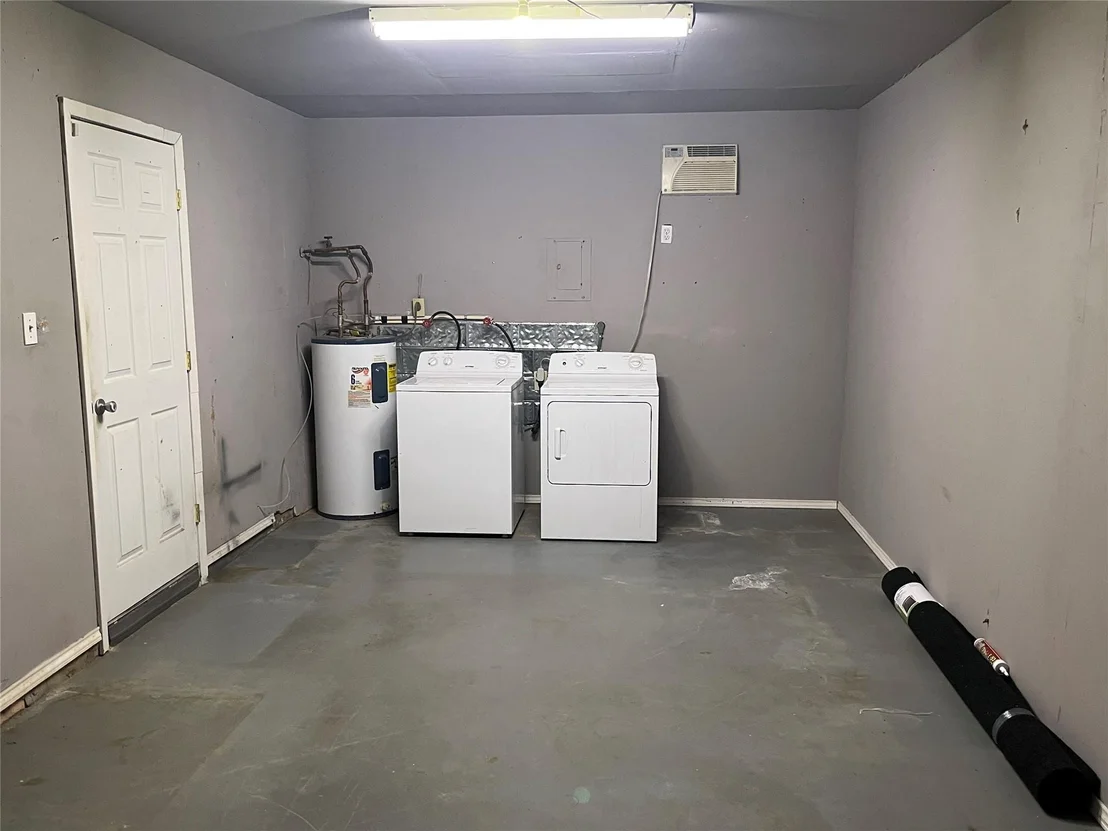Photo of 4 Hollywood DR