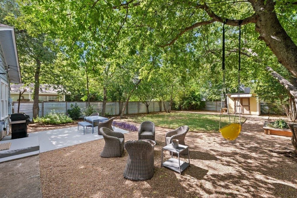 Photo of 403 W 55th ST