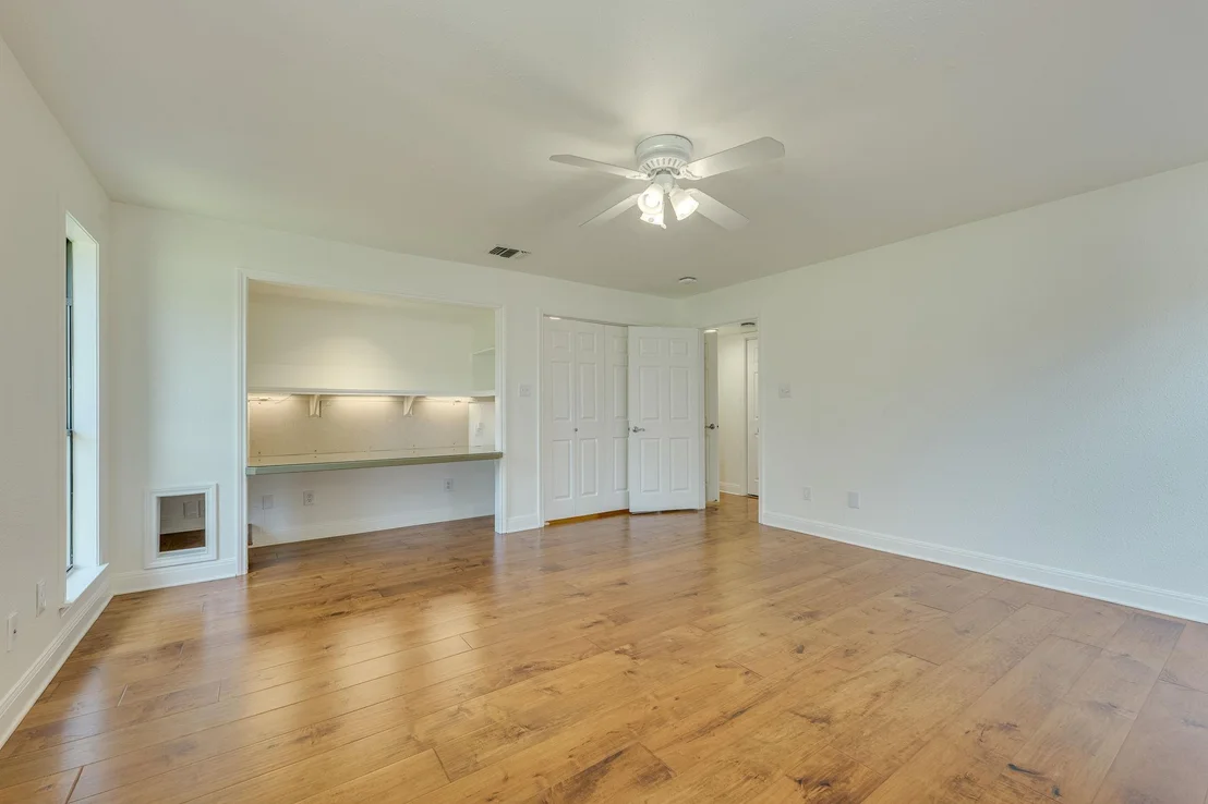Photo of 103 Crescent Bluff