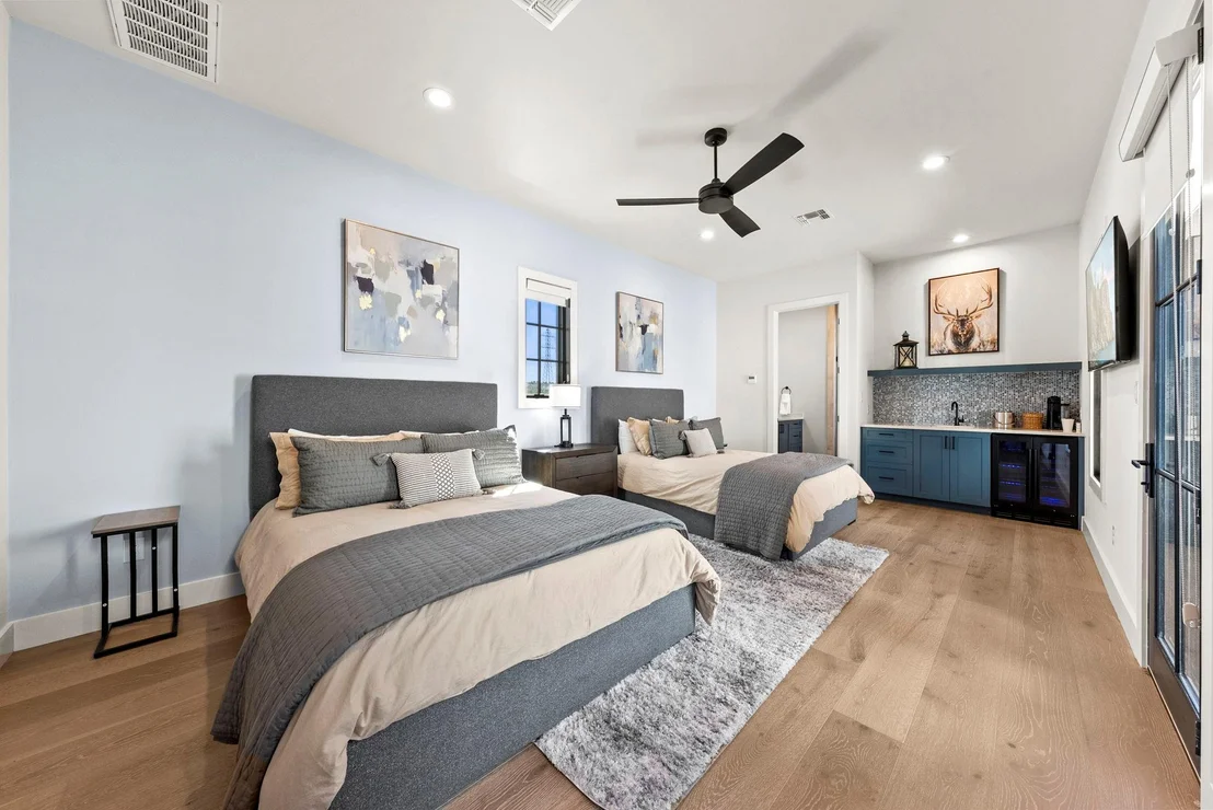 Photo of 100 Encantada