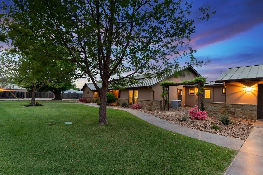 Photo of 348 Carlson CIR