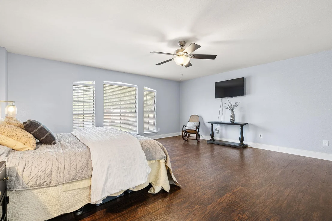 Photo of 1007 LAURELLEAF DR