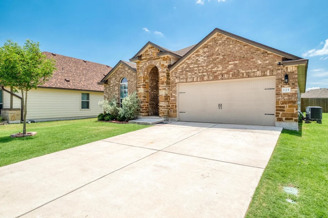 Photo of 125 Lillian DR