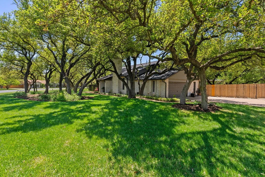 Photo of 2906 Quail Run DR