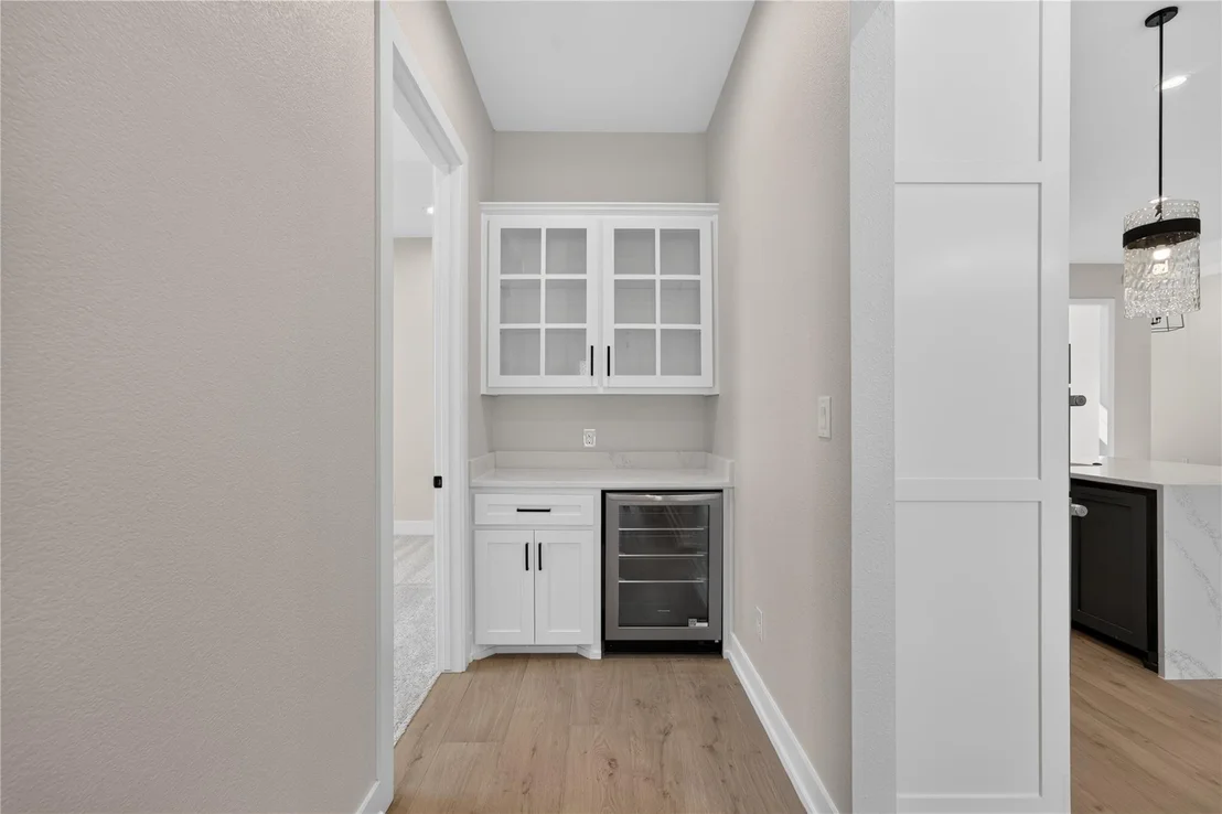 Photo of 101 Lakeview CT