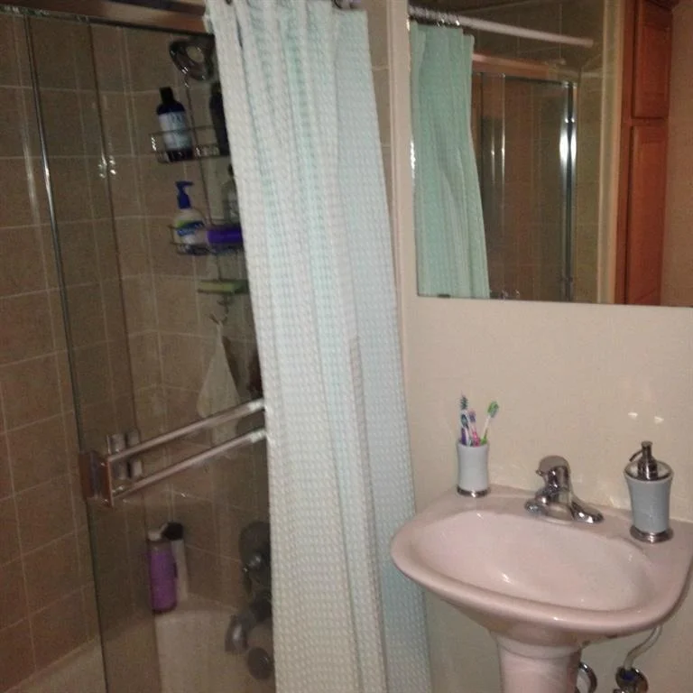 Photo of Unit 3 at 3011 Speedway ST