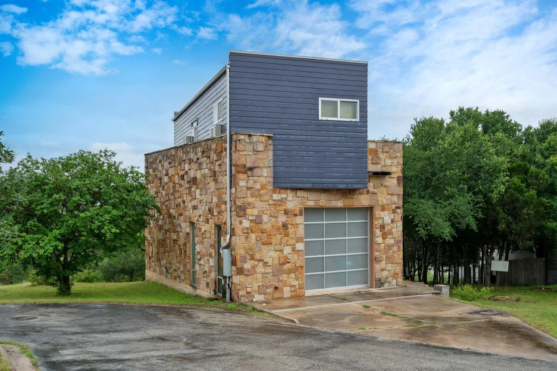 Photo of 401 Crestview DR
