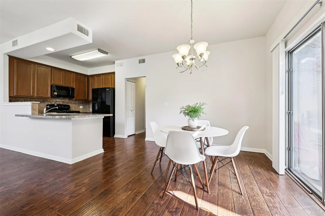 Photo of 1524 Sanders