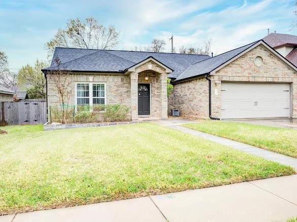 Photo of 2223 Mockingbird DR